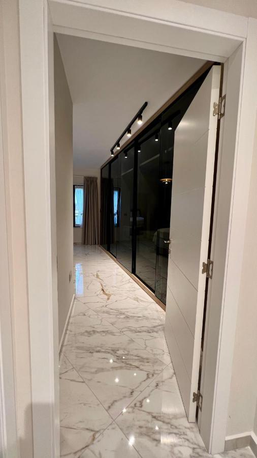 Zeus Tirana Suite Deluxe Exteriör bild